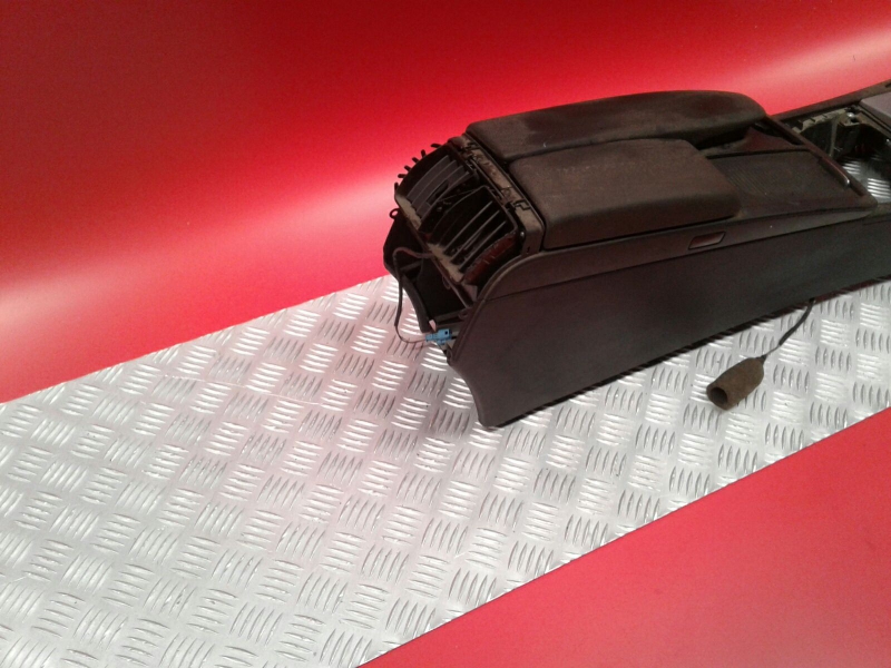 Center console  MERCEDES-BENZ Classe C (W204) Imagem-1