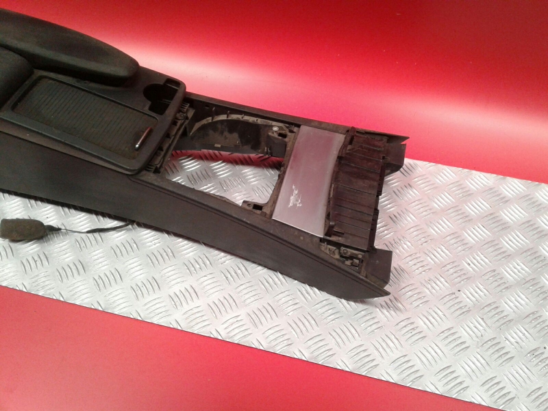 Center console  MERCEDES-BENZ Classe C (W204) Imagem-2