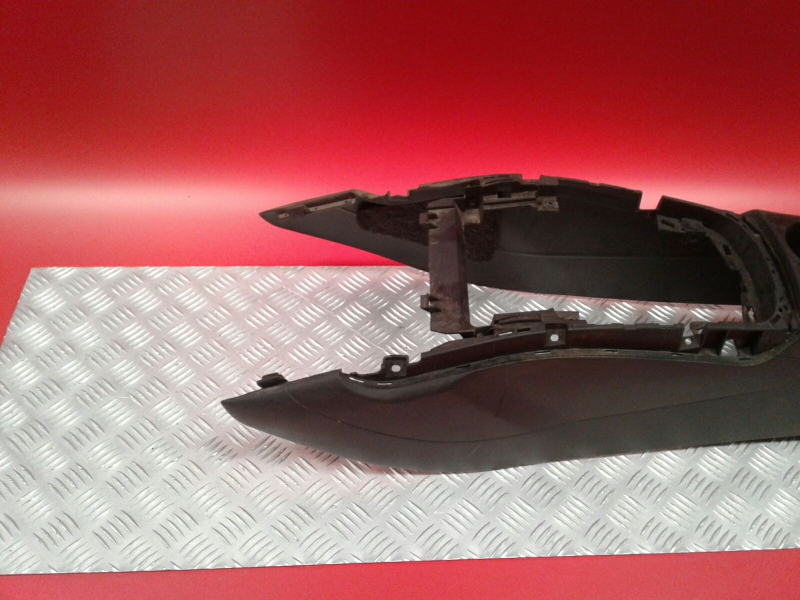 Center console  AUDI A4 (8K2, B8) Imagem-1