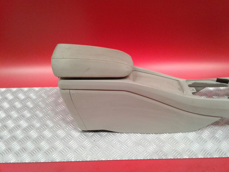 Consola central VOLVO V40 Hatchback Imagem-1