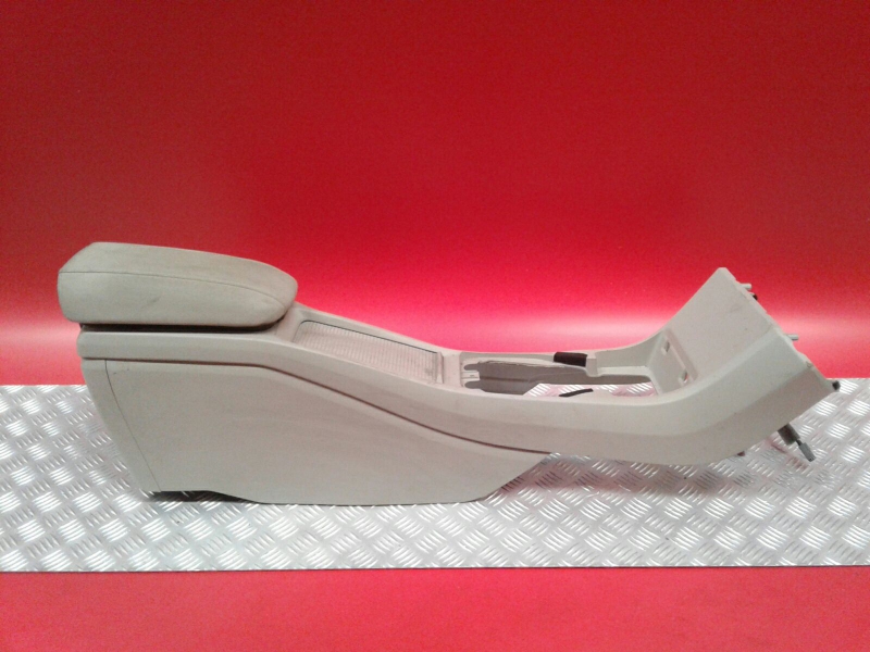 Center console  VOLVO V40 Hatchback
