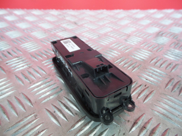 Commande / interrupteur lève-vitre Avant gauche VOLVO V50 (MW) Imagem-5