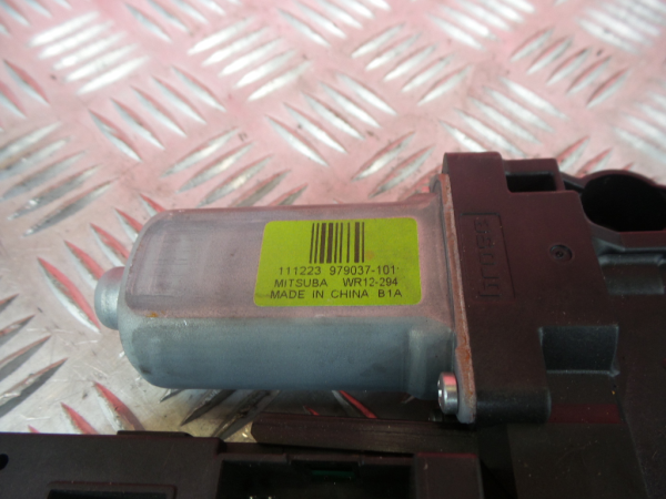 Moteur lève-vitre avant gauche VOLVO V50 (MW) Imagem-5
