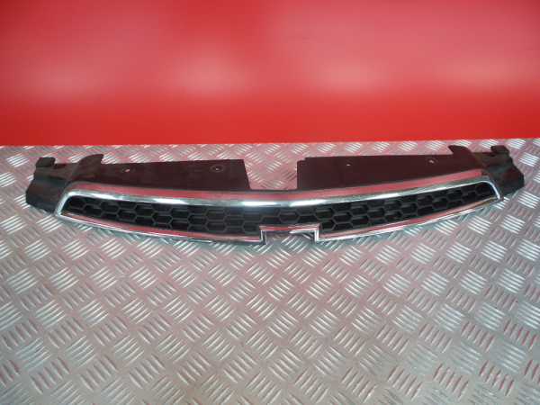 Front grille CHEVROLET Cruze (J300)