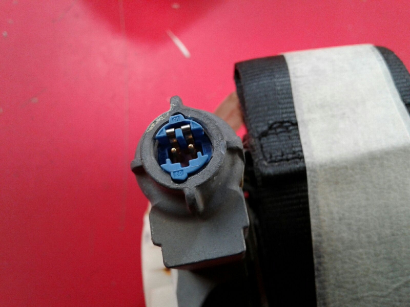 Pretensor cinturón Delantero Derecho PEUGEOT 3008 I (0U_) Imagem-1