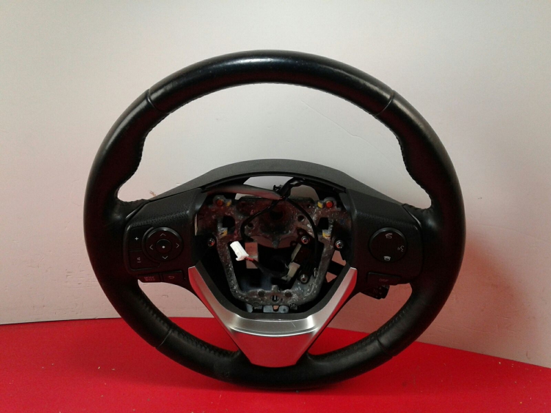 Steering wheel TOYOTA Auris Hatchback (_E18_)