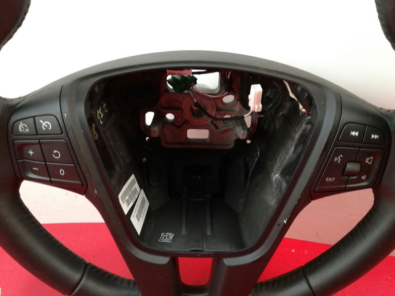 Volante VOLVO V40 Hatchback Imagem-1