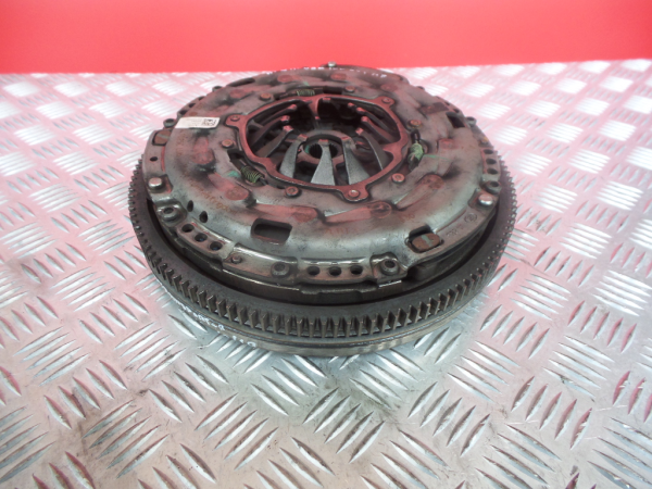 Volante motor VOLKSWAGEN Transporter VI Kombi (SGB, SGG, SGJ)