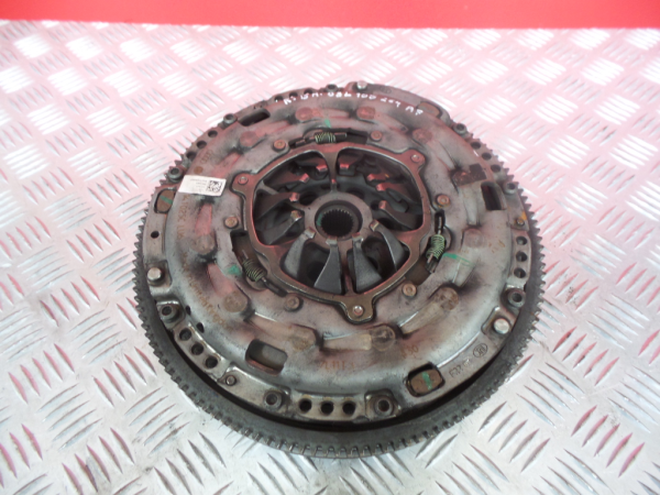 Volante motor VOLKSWAGEN Transporter VI Kombi (SGB, SGG, SGJ) Imagem-1