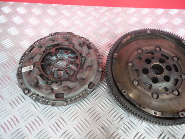 Volante motor VOLKSWAGEN Transporter VI Kombi (SGB, SGG, SGJ) Imagem-4