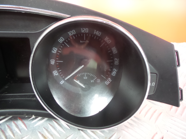 Quadrante / painel de instrumentos SKODA Superb II Hatchback (3T4) Imagem-3