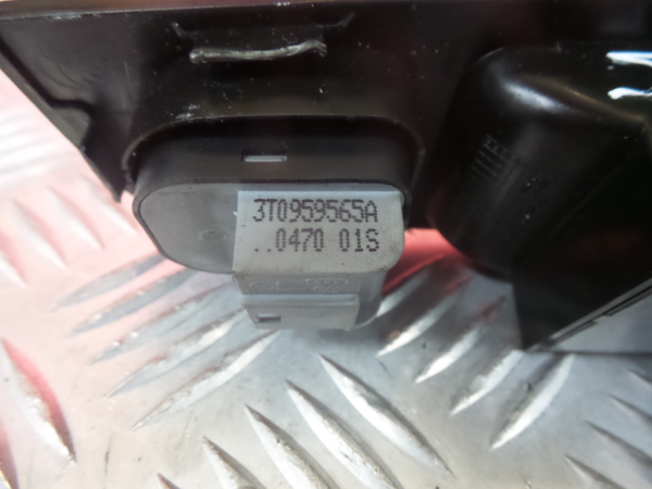 Comando / botão / interruptor vidros frente esquerdo SKODA Superb II Hatchback (3T4) Imagem-4