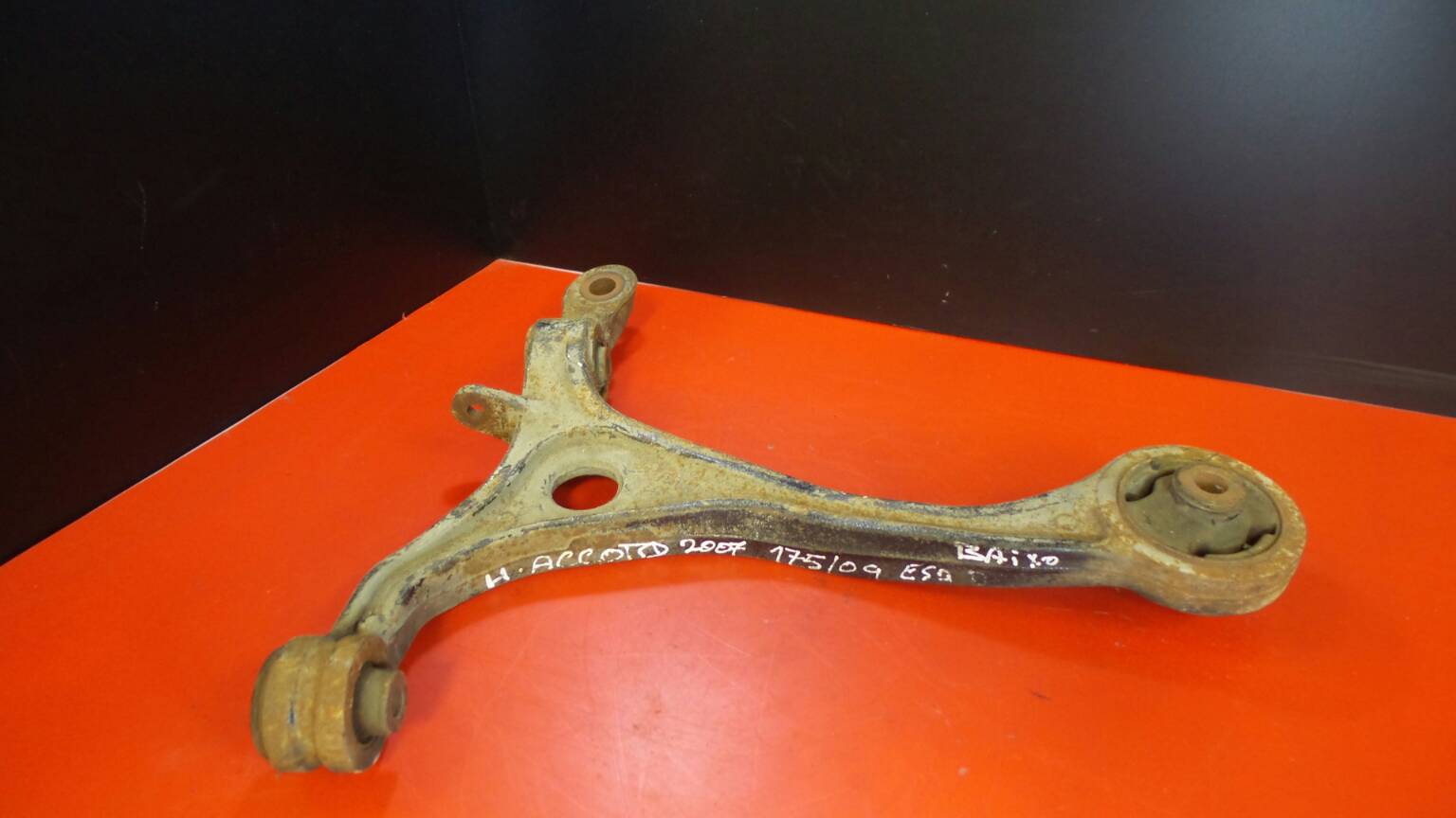 Bras de suspension Avant gauche HONDA Accord VII Sedan (CL_, CN_)