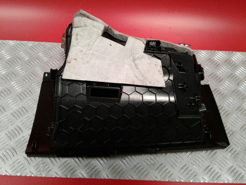 Porta luvas BMW 1 (F21) Imagem-1