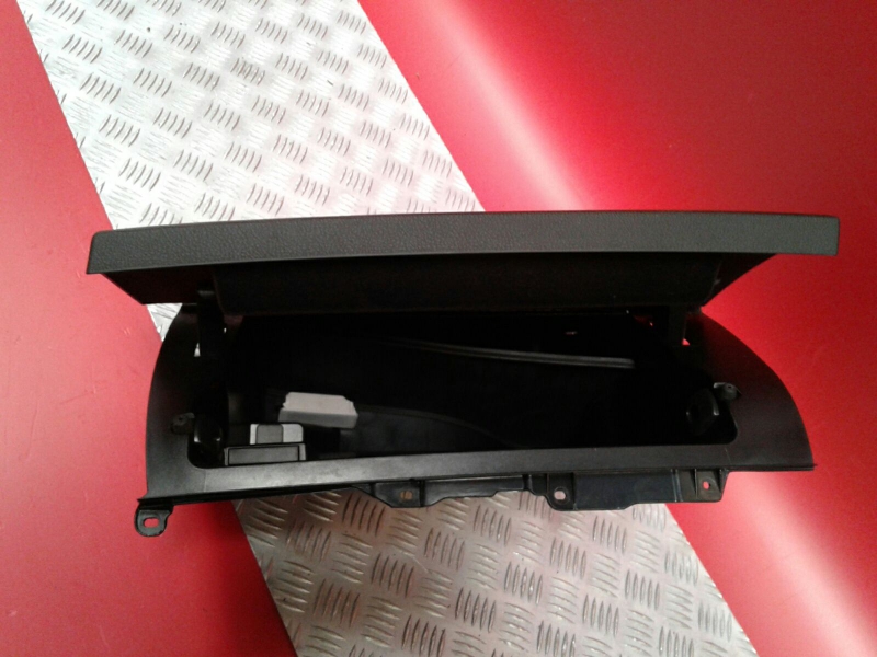 Porta luvas BMW 1 (F21) Imagem-2