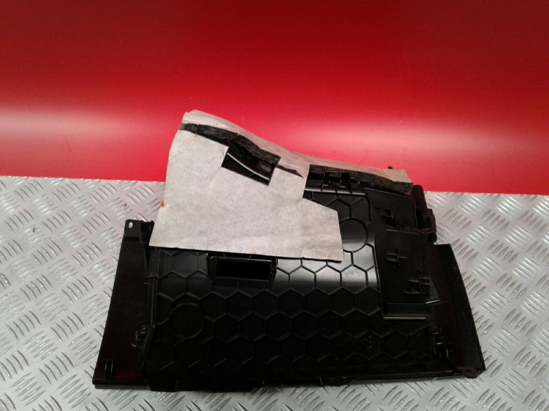 Glove Box / Compartment BMW 1 (F21) Imagem-1