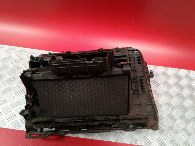 Guantera VOLKSWAGEN Golf VII (5G1, BQ1, BE1, BE2) Imagem-1