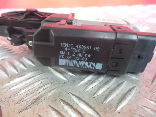 Motore alzacristallo anteriore sinistro KIA Ceed (ED) Imagem-4