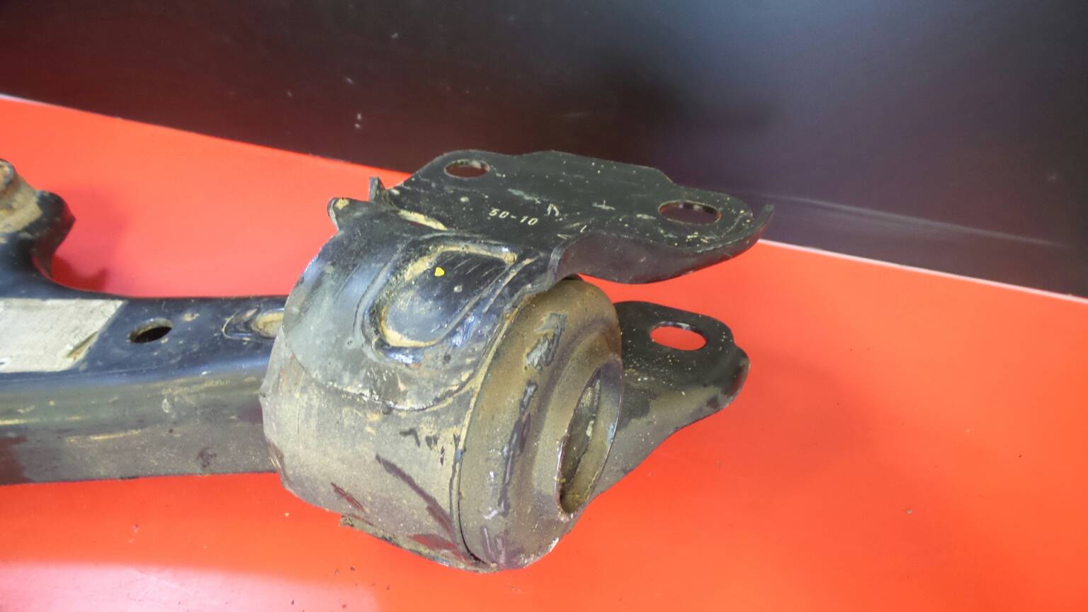 Left front suspension arm VOLVO S60 II (134) Imagem-1