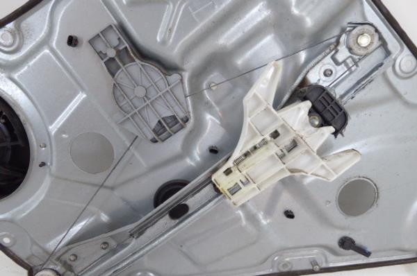 Alzavetro posteriore sinistro KIA Ceed (ED) Imagem-4