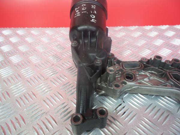 Oil filter cap / housing MERCEDES-BENZ Classe C (W204) Imagem-2