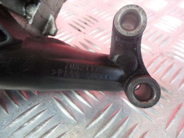 Oil filter cap / housing MERCEDES-BENZ Classe C (W204) Imagem-3