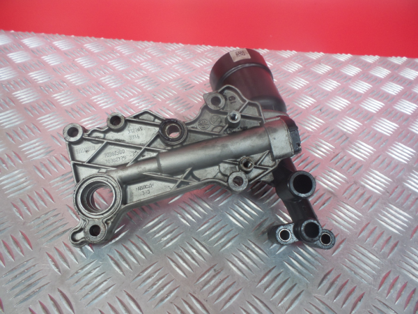 Oil filter cap / housing MERCEDES-BENZ Classe C (W204) Imagem-4