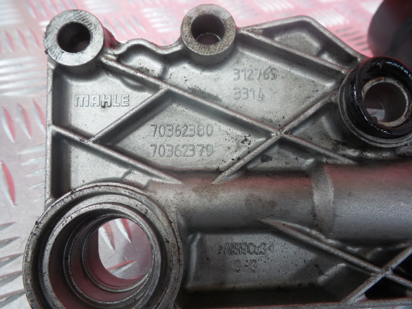 Oil filter cap / housing MERCEDES-BENZ Classe C (W204) Imagem-5