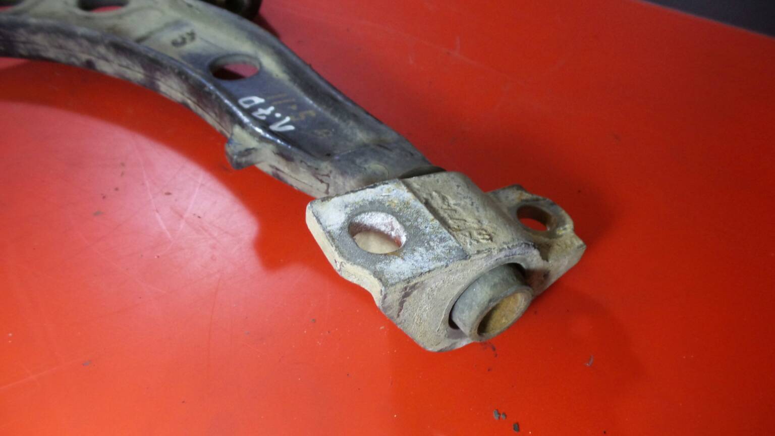 Bras de suspension Avant gauche FIAT Punto (176_) Imagem-1