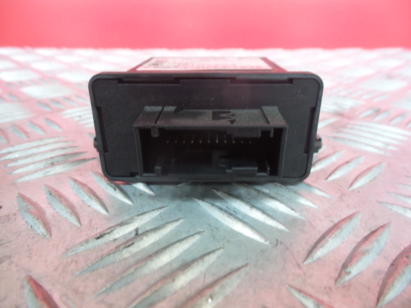 Botão / interruptor electromecânico / relé SKODA Superb II Hatchback (3T4) Imagem-1