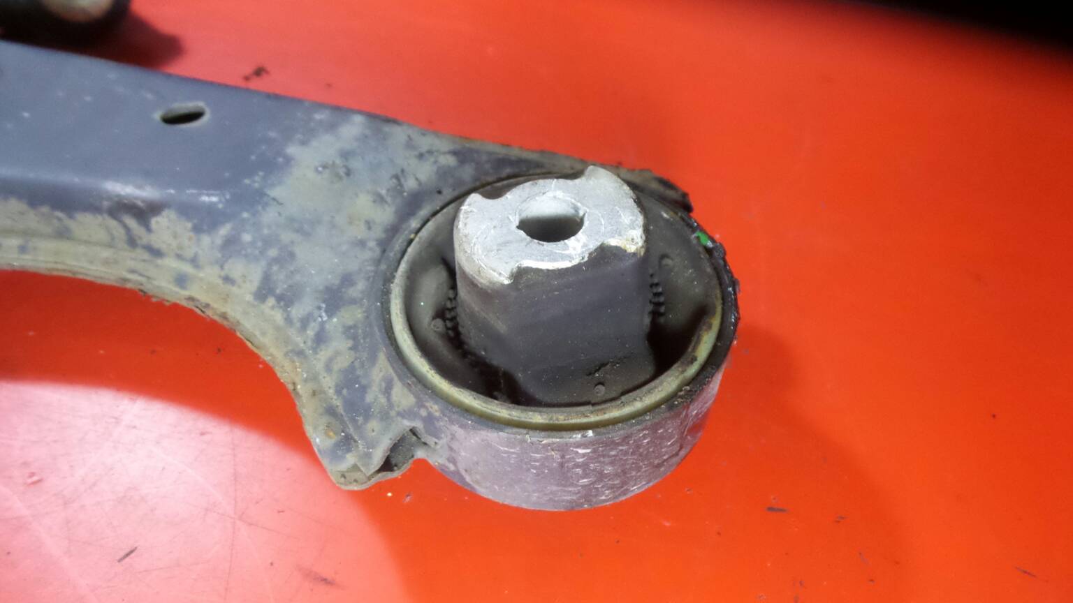 Brazo suspensión delantero izquierdo FIAT Grande Punto (199_) Imagem-1