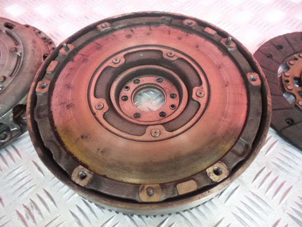 Volante motor VOLVO V40 Hatchback Imagem-5