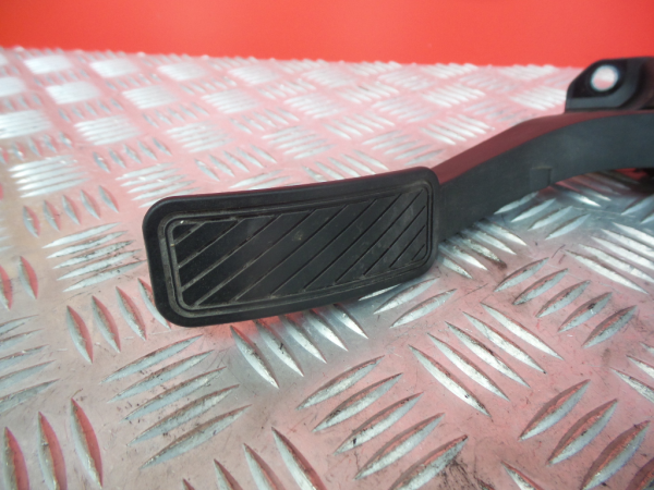 Pedal do acelerador FORD Fiesta VI (CB1, CCN) Imagem-1