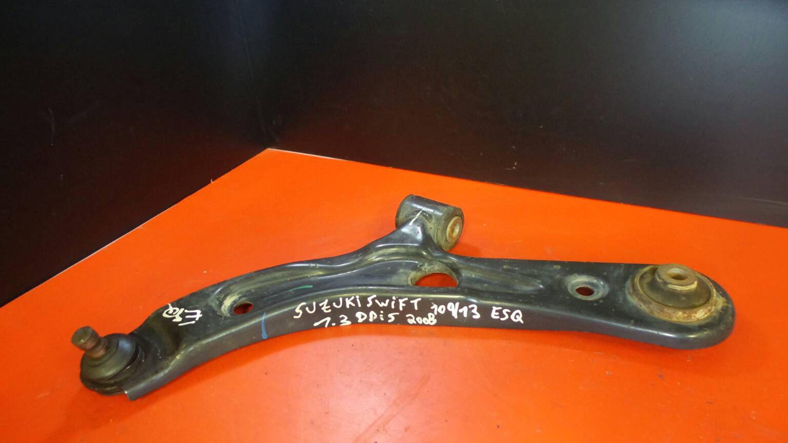 Braço de suspensão frente esquerdo SUZUKI Swift III (MZ, EZ)