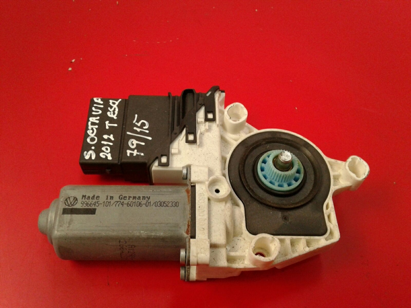 Motor vidro trás esquerdo SKODA Octavia II Hatchback (1Z3)