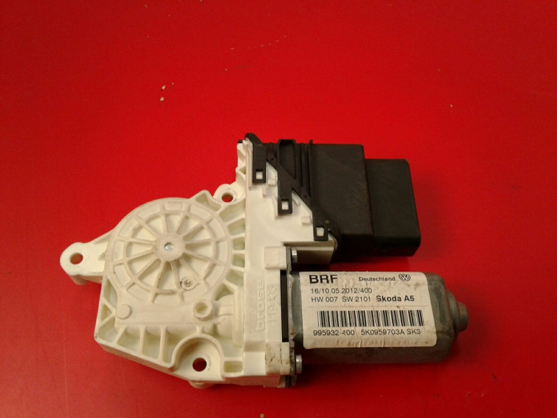 Motor vidro trás esquerdo SKODA Octavia II Hatchback (1Z3) Imagem-1