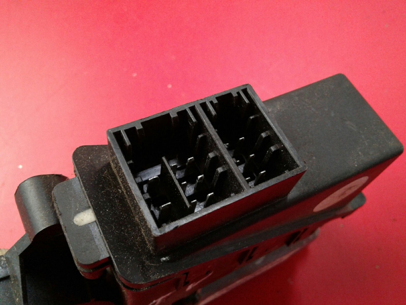 Motor vidro trás direito SKODA Fabia I Hatchback (6Y2) Imagem-3