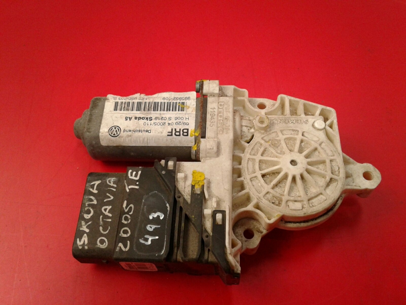 Motor vidro trás esquerdo SKODA Octavia II Hatchback (1Z3)