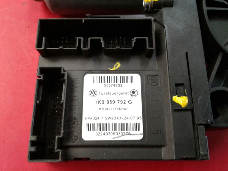 Motor Elevalunas Delantero Derecho VOLKSWAGEN Touran (1T) Imagem-1