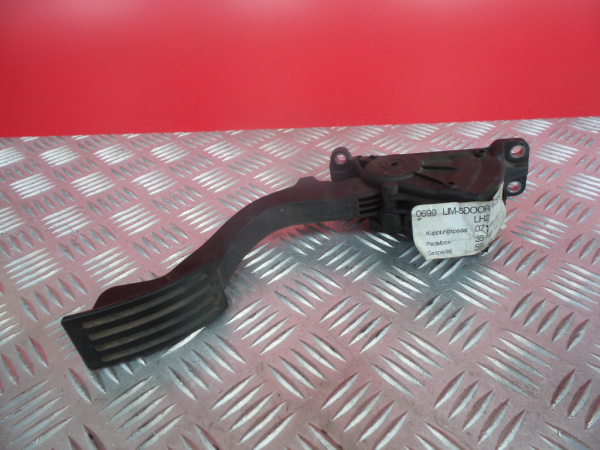 Accelerator Pedal FORD Focus II (DA_)