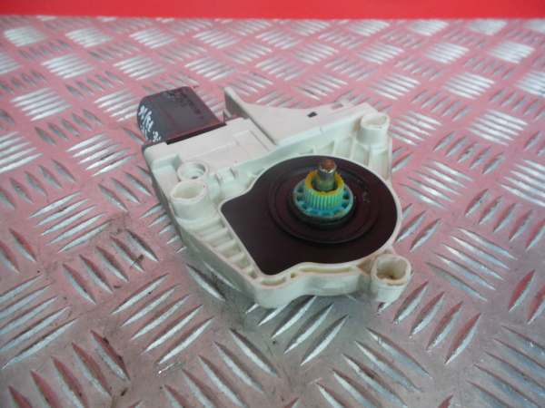 Motor vidro trás esquerdo SKODA Superb II Hatchback (3T4)