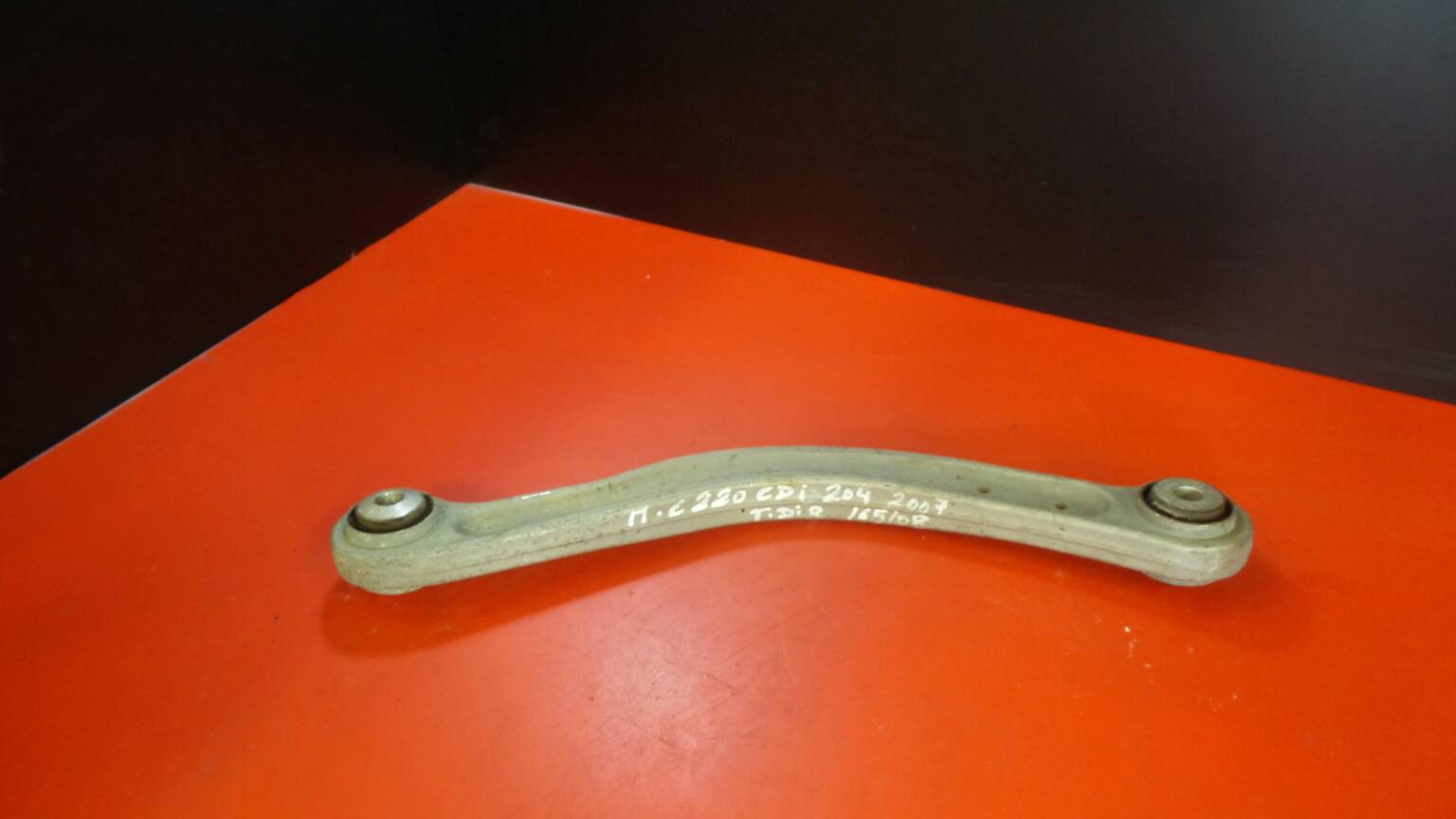 Brazo suspensión trasero derecho MERCEDES-BENZ Classe C (W204)