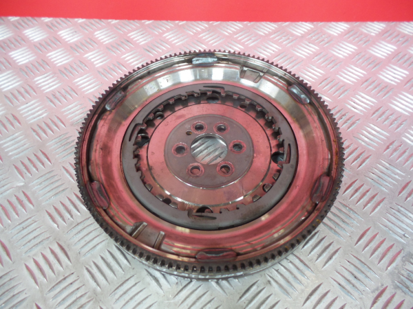 Volante motor VOLKSWAGEN Golf V (1K1) Imagem-1