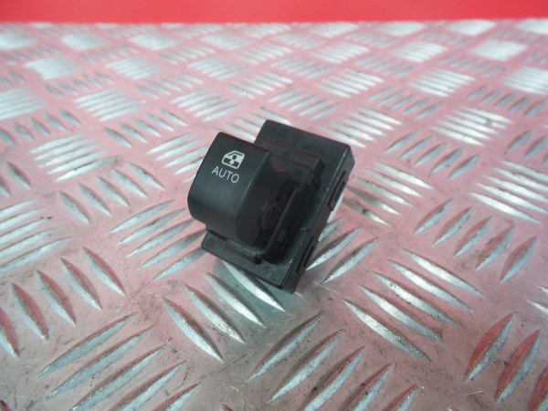 Comando / interruttore alzacristallo posteriore destro KIA Ceed (ED)