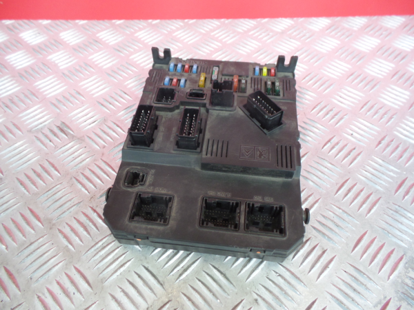 Fuse box / SAM / BSI PEUGEOT Partner Chassis Imagem-1