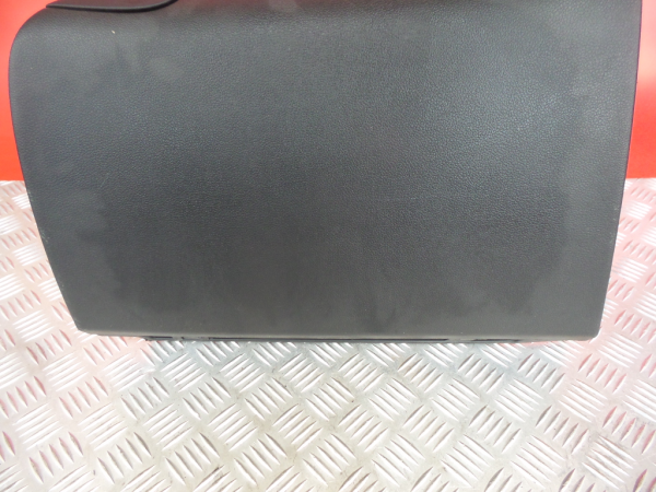 Guantera KIA Ceed SW (ED) Imagem-2