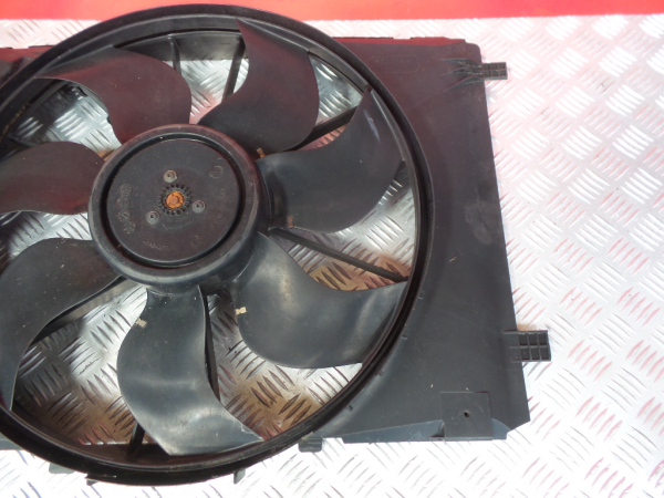 Cooling fan MERCEDES-BENZ Classe C (W204) Imagem-2