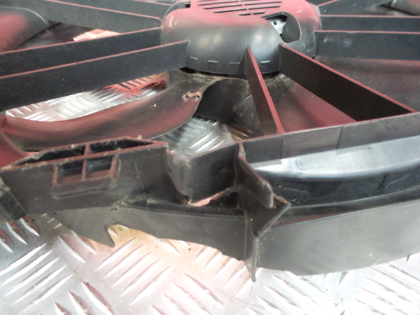 Cooling fan MERCEDES-BENZ Classe C (W204) Imagem-7