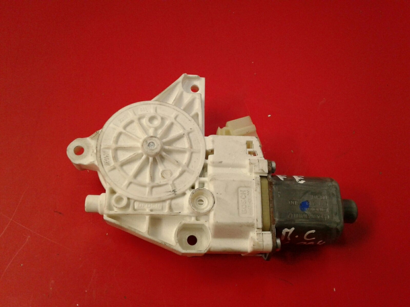 Moteur lève-vitre avant gauche MERCEDES-BENZ Classe C (W204)