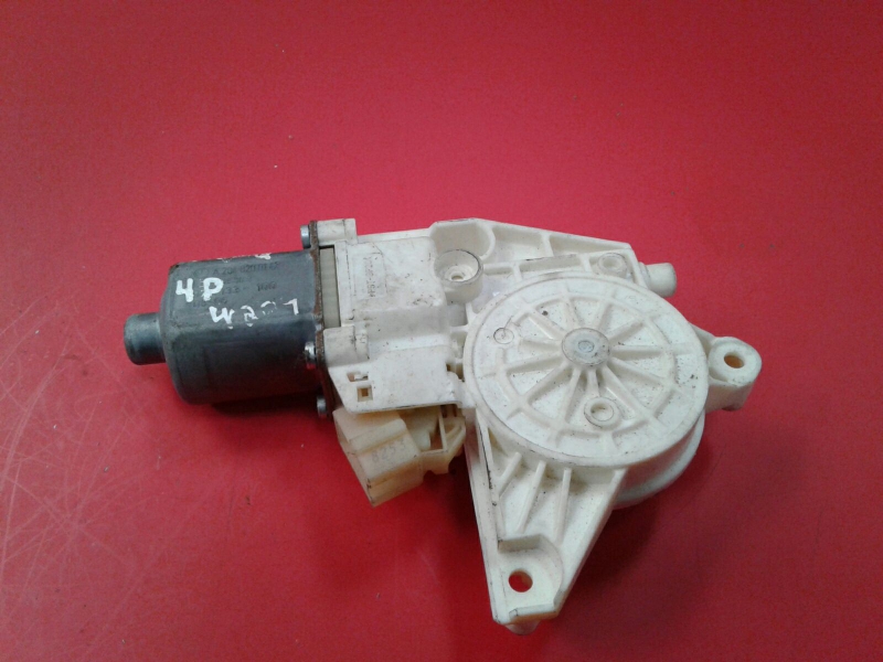 Moteur lève-vitre avant gauche MERCEDES-BENZ Classe C (W204)
